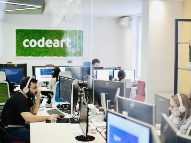 Website Development in Manhattan NY: 2025 Mobile‑First Trends You Can’t Ignore