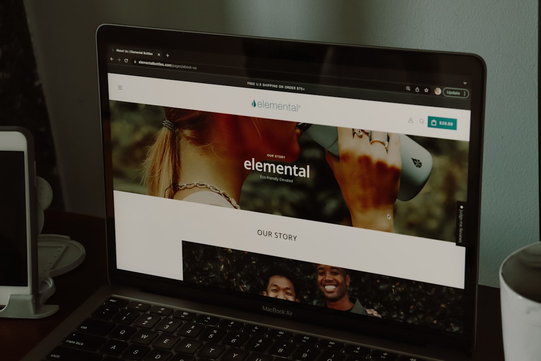 a laptop computer sitting on top of a desk — IL WebDesign Manhattan