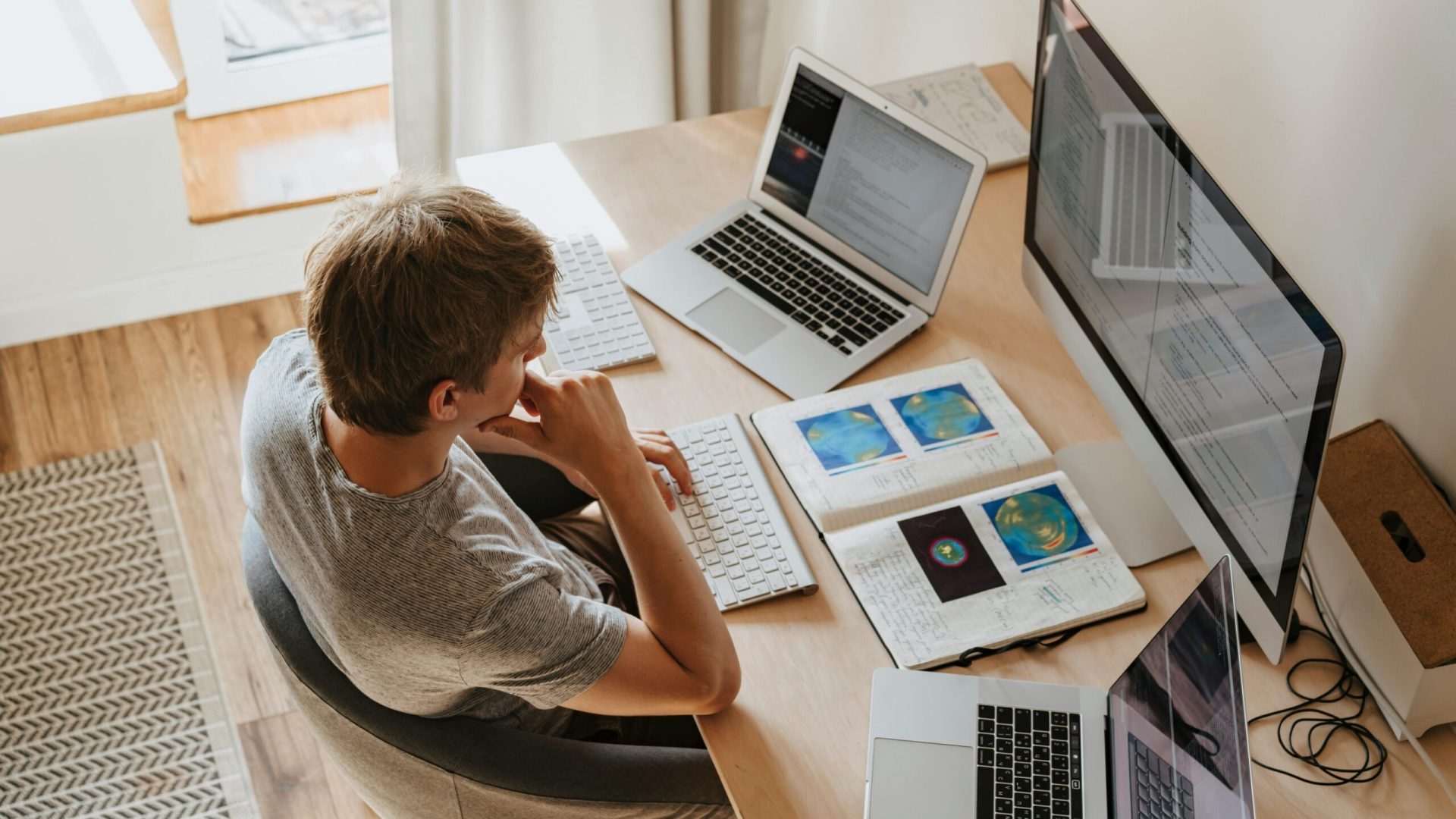 Manhattan web design team collaborating — IL WebDesign NYC